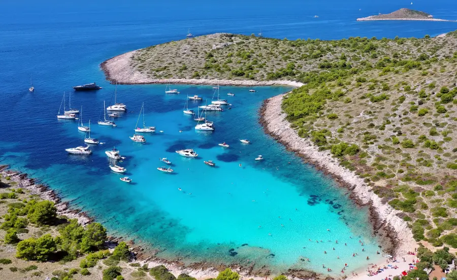 Kornaty bay